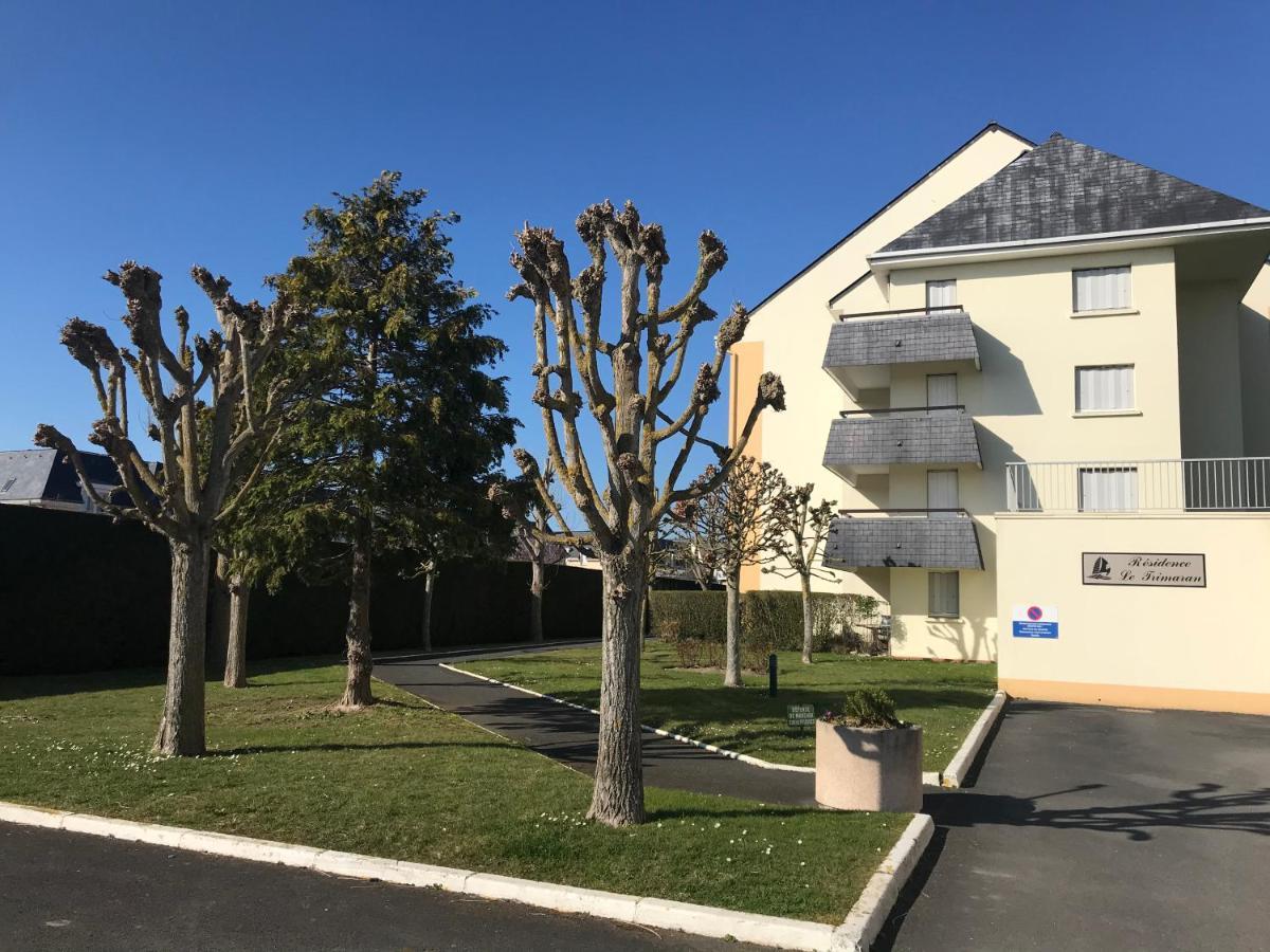 Cabourg - Bel Appartement Lumineux Avec Balcon Dans Residence Privee Екстер'єр фото