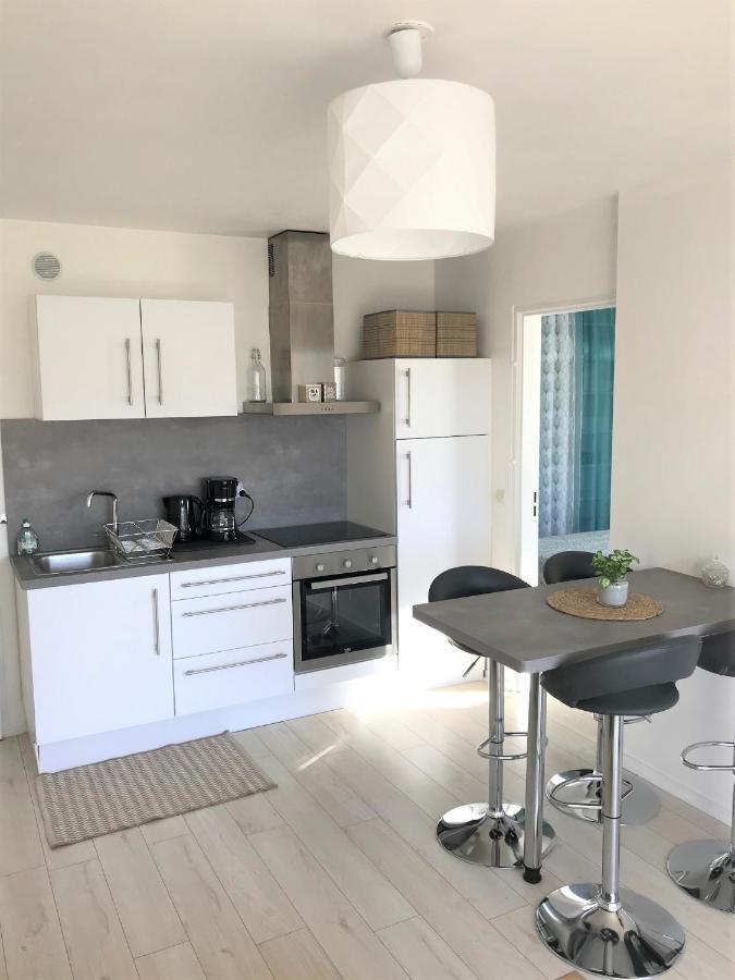 Cabourg - Bel Appartement Lumineux Avec Balcon Dans Residence Privee Екстер'єр фото